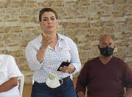 Dirigente de la Fuerza del Pueblo Keyla Reyna reciben al presidente Leonel Fernandez en Puerto Rico 