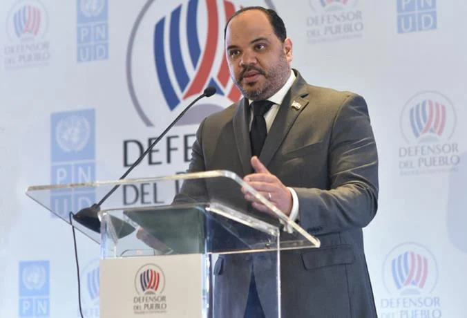 Ulloa: Suplente desconoce rol de Defensor del Pueblo