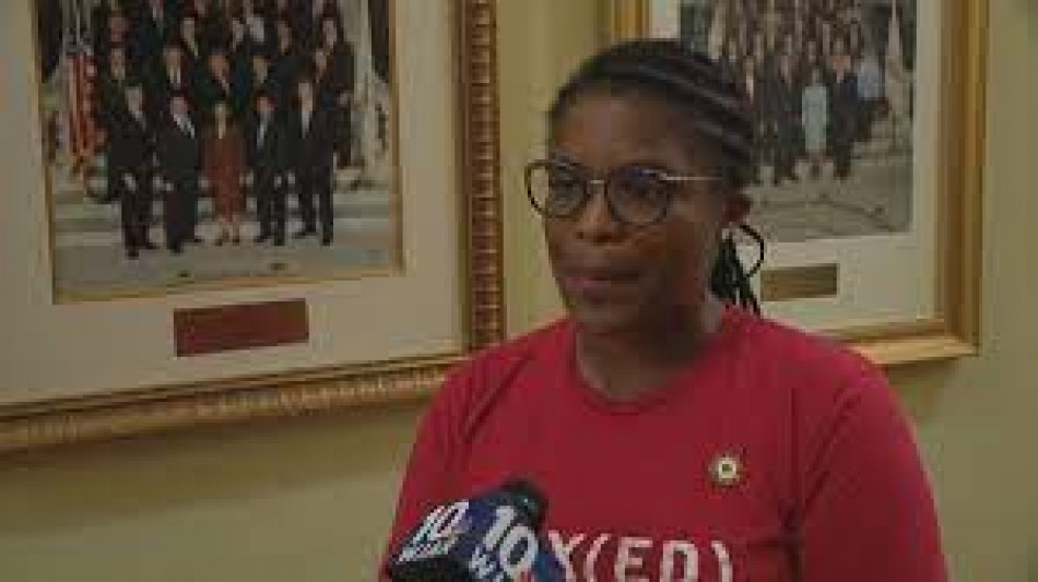 La senadora Demócrata de Rhode Island, Tiara Mack sube este video en su cuenta de TikTok e Instagram para pedirle a la gente que vote por ella