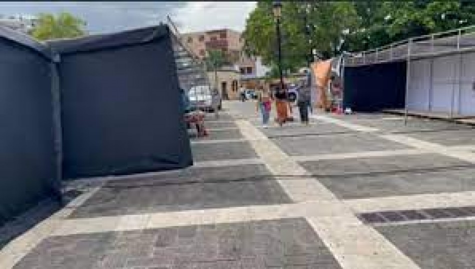 Inicia la feria del Libro y llueven las cr&iacute;ticas tras discurso transg&eacute;nero