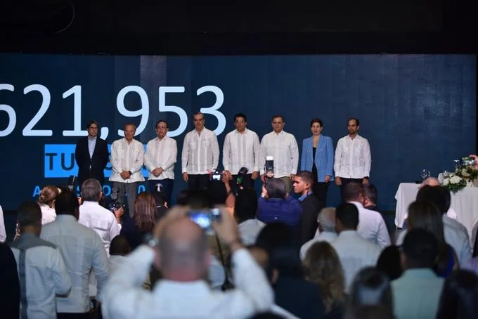 Abinader asegura turismo pasa por un gran momento