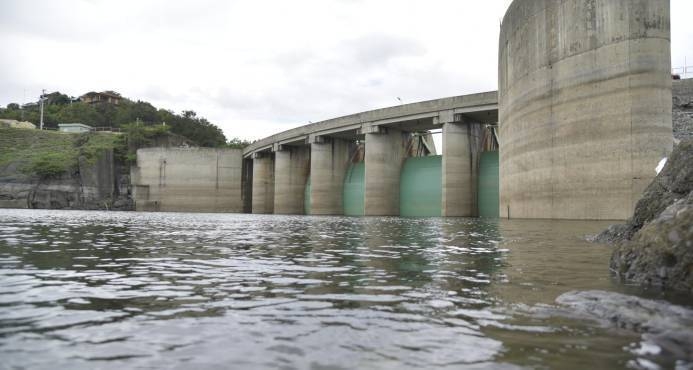 Presas de RD a&uacute;n no registran niveles importantes de agua