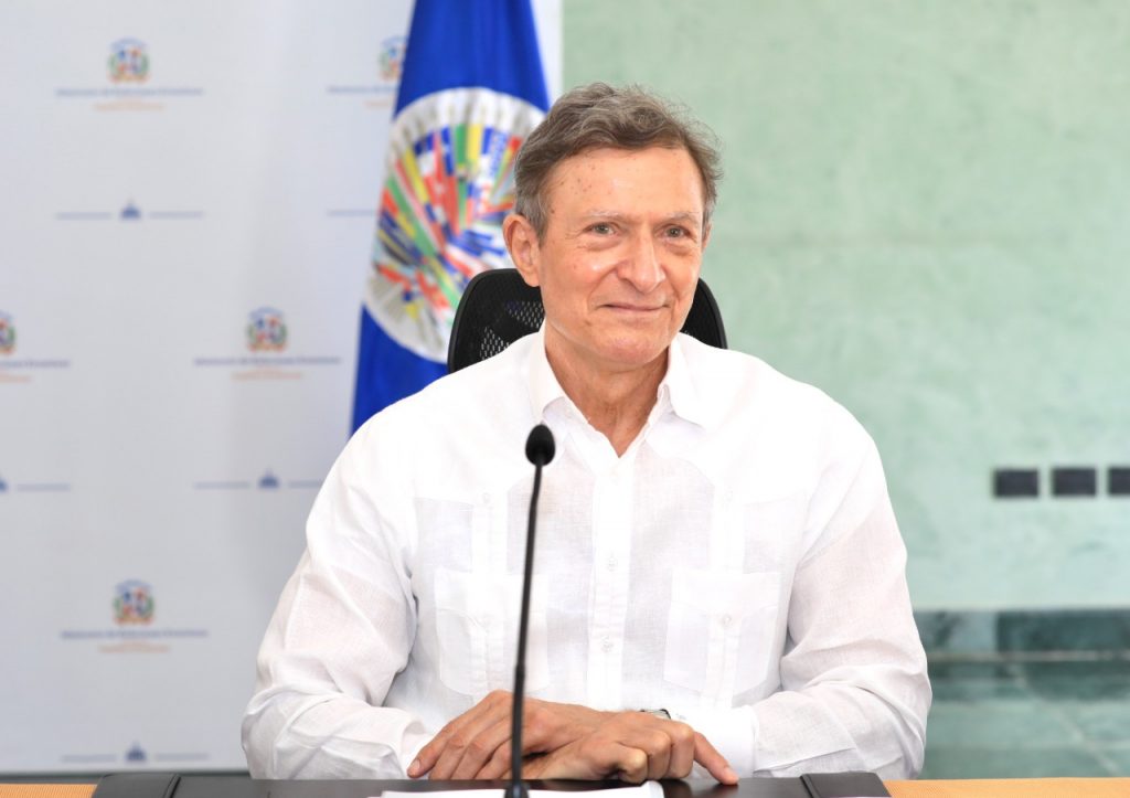 Rep&uacute;blica Dominicana privatizar&aacute; sus servicios consulares