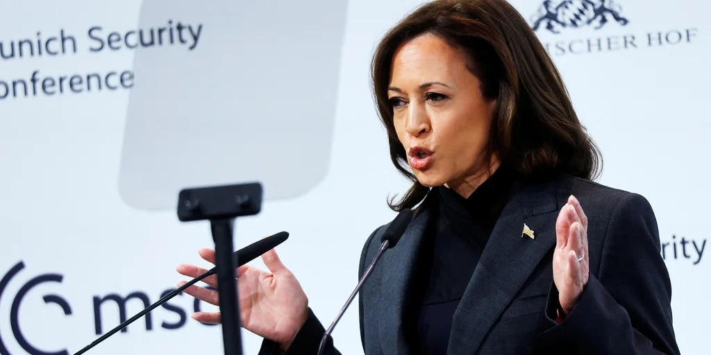 Kamala Harris dijo que Rusia cometi&oacute; cr&iacute;menes contra la humanidad en Ucrania