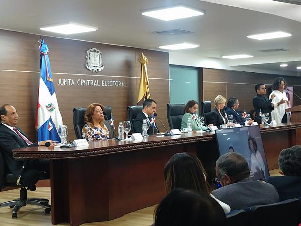 El presidente de la JCE considera hay un exceso de proselitismo electoral