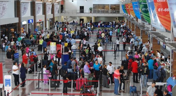 Eliminan pago de los 10 d&oacute;lares a dominicanos residentes exterior