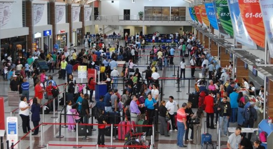 Eliminan pago de los 10 dólares a dominicanos residentes exterior