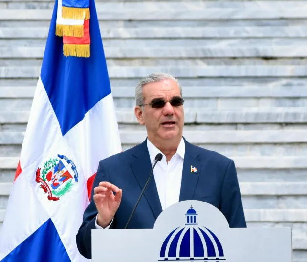 Luis Abinader designa comisi&oacute;n de veedur&iacute;a para licitaci&oacute;n de la Autopista del &Aacute;mbar