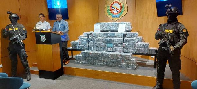 En el D&iacute;a Internacional de la Lucha contra las Drogas ocupan 371 paquetes de coca&iacute;na en Peravia