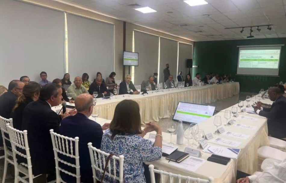 Entidades acuerdan respaldar proyectos de ley medioambientales en mesa de di&aacute;logo