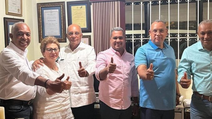 Mayor&iacute;a PRM estar&iacute;a apoyando aspiraciones de Erick Guzm&aacute;n para presidencia en SDE, incluyendo equipo pol&iacute;tico Ad&aacute;n Peguero que se integrar&iacute;a en pr&oacute;ximos d&iacute;as