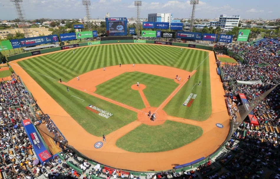 Detectan hundimiento de la tarima previo al concierto de Anuel en el Estadio Quisqueya