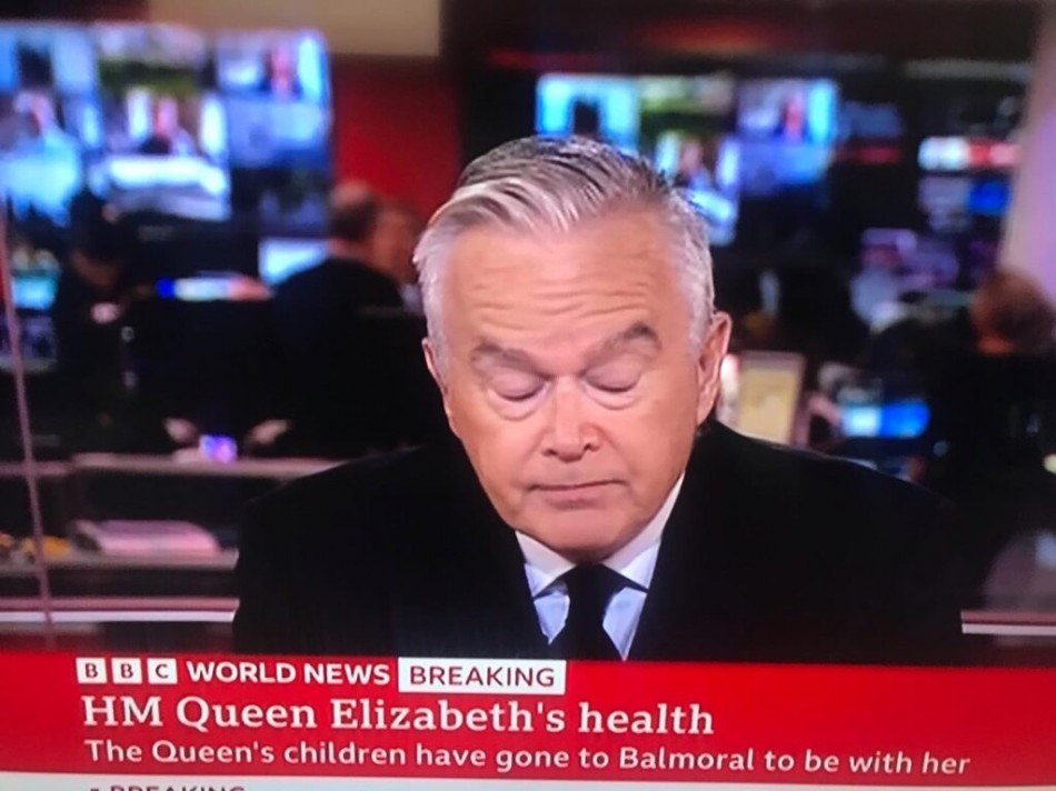 Presentadores de la BBC de luto tras el anuncio sobre la salud de la reina Isabel II