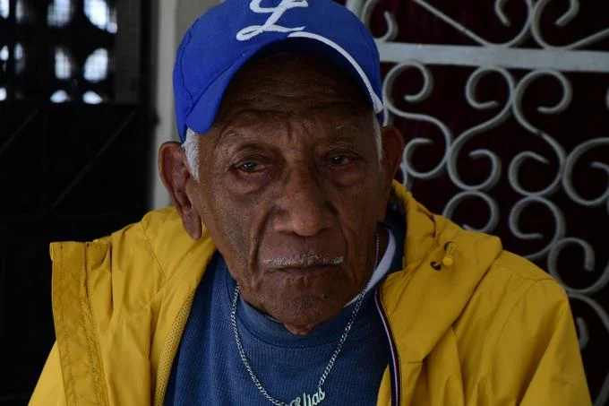 La historia de don El&iacute;as y la basura que se multiplica en Santo Domingo Oeste