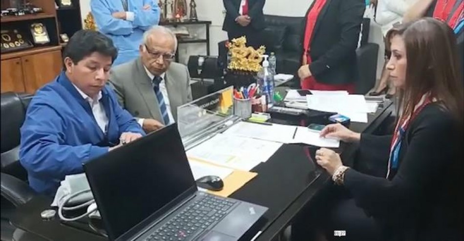 Fiscal&iacute;a confirma detenci&oacute;n de Pedro Castillo por quebrantar orden constitucional