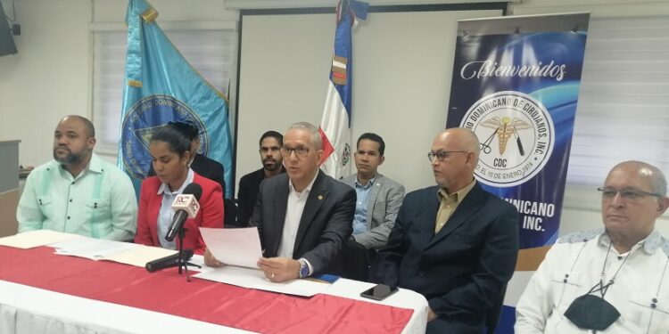 Denuncian pol&iacute;ticos siguen influyendo en residencias medicas