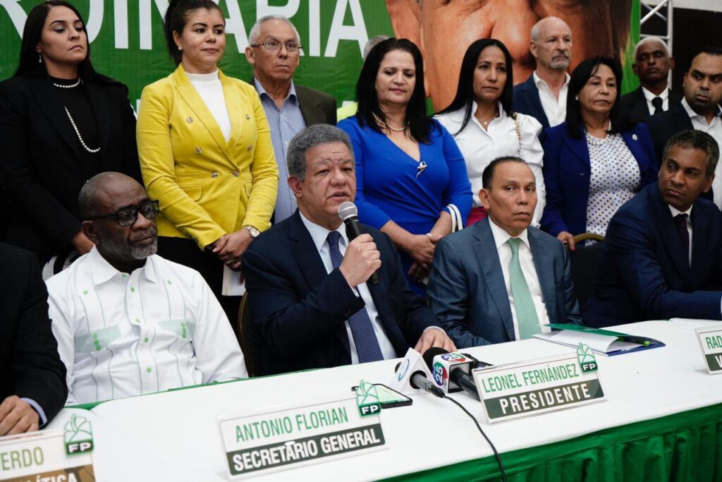 Fuerza del Pueblo: Abinader solo promete mientras la gente pasa trabajo