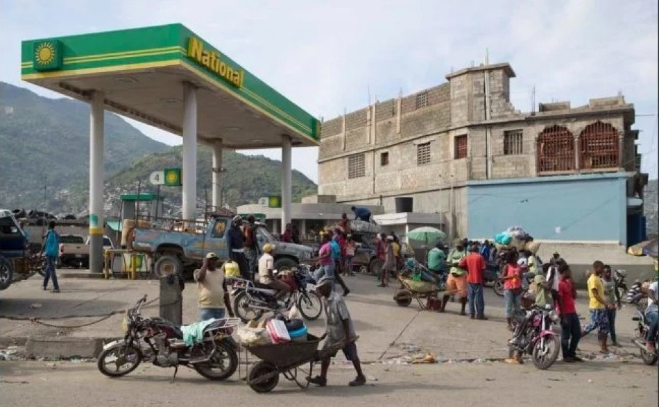 Bancos de Hait&iacute; reducir&aacute;n horarios ante la escasez de combustibles