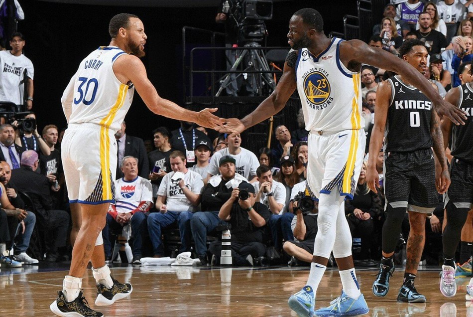 Curry salva a los Warriors en el partido decisivo en Sacramento