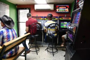 Grupo de bancas y m&aacute;quinas invierte 30 millones mensuales