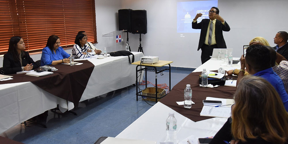 Minerd socializa cambios a pruebas nacionales