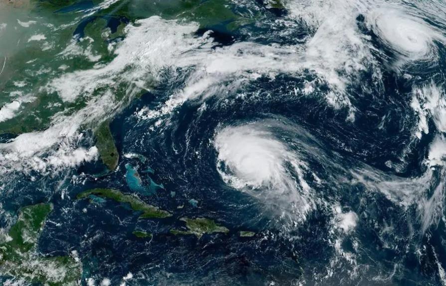 Earl cerca de convertirse en el primer hurac&aacute;n mayor del a&ntilde;o en el Atl&aacute;ntico