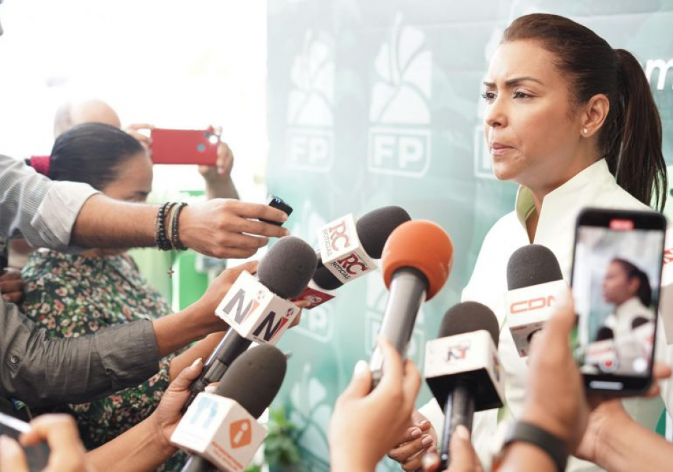 Diputada Seline&eacute; M&eacute;ndez sobre caso SeNaSa: &ldquo;Se han chupado la salud de nuestro pueblo&rdquo;