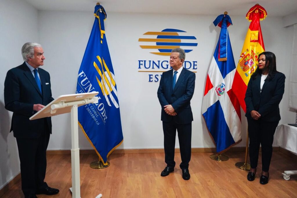 Leonel Fernández encabeza foro iberoamericano y juramentará nuevos miembros en FP en Madrid