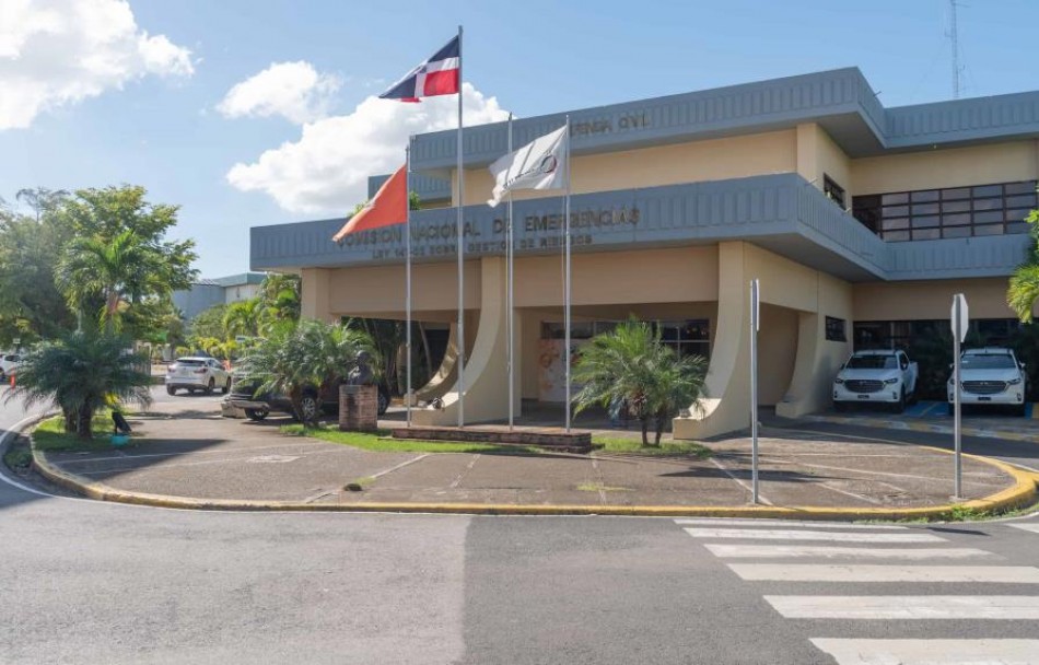 COE descontin&uacute;a alertas para 12 provincias y el Distrito Nacional