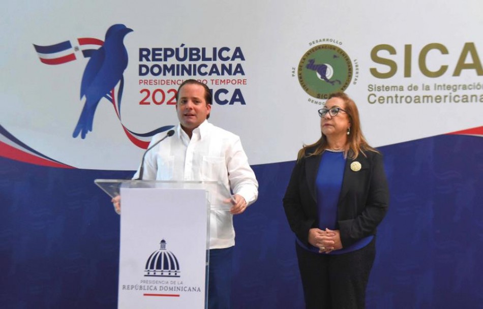 Luis Abinader llevar&aacute; el tema haitiano en reuni&oacute;n de jefes de Estado del SICA