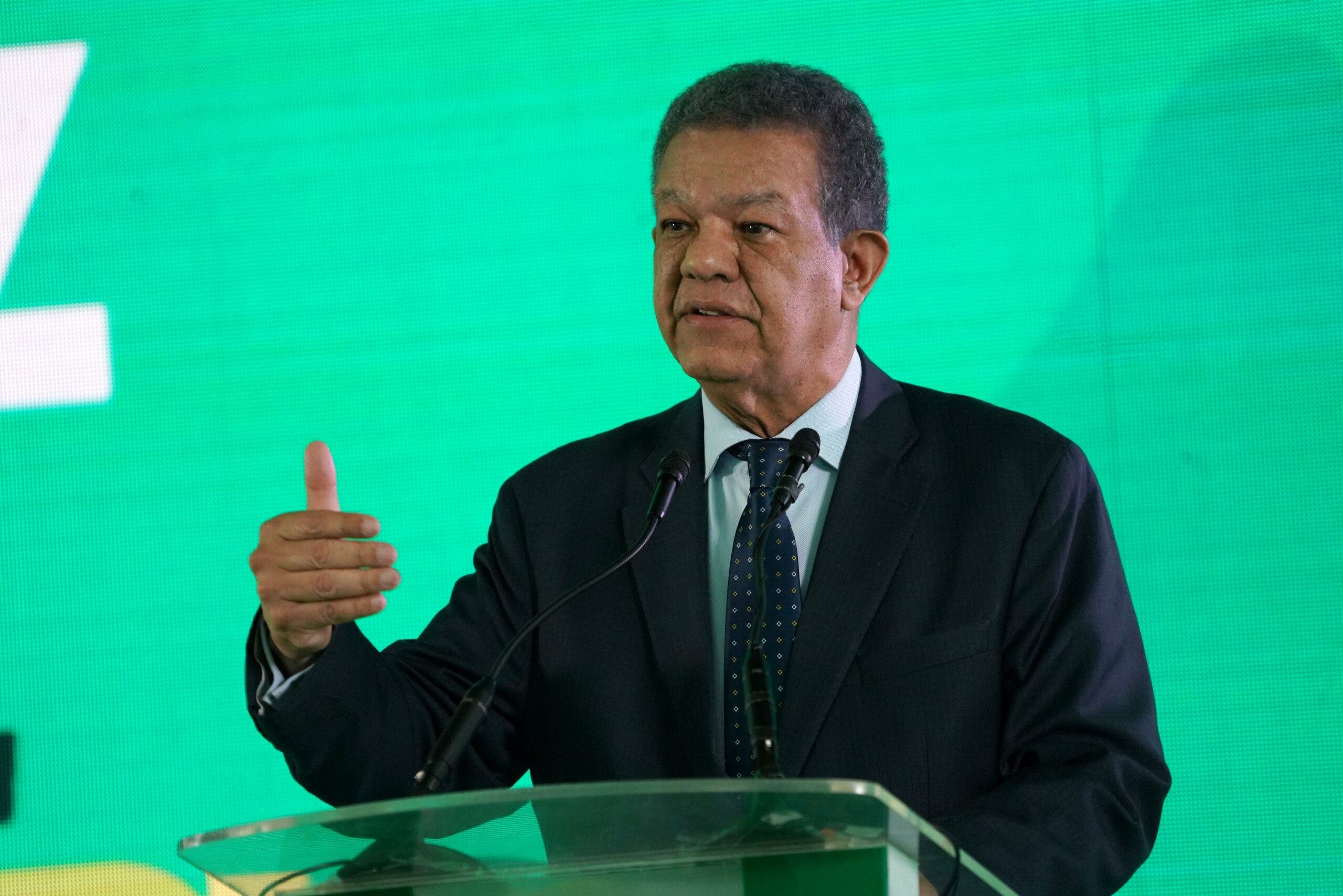 Leonel Fern&aacute;ndez reconoce triunfo de Luis Abinader