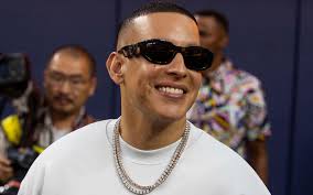 Daddy Yankee estrena su nuevo sencillo &lsquo;Sonr&iacute;ele&rsquo;