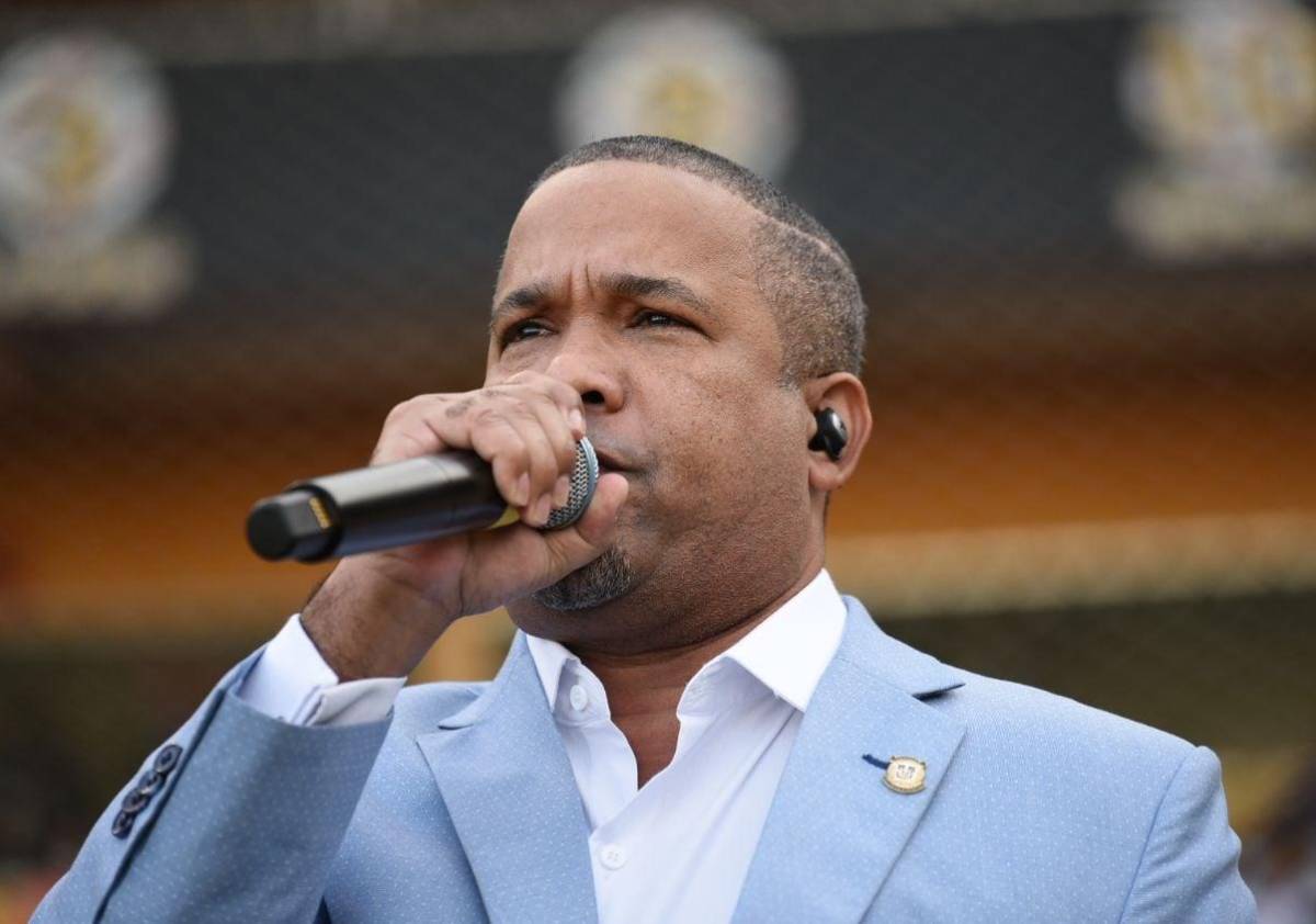 El cantante y senador dominicano H&eacute;ctor Acosta revela tiene c&aacute;ncer