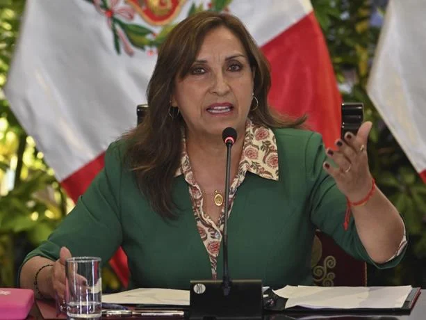 Boluarte dice que no renunciar&aacute; pese a las letales protestas