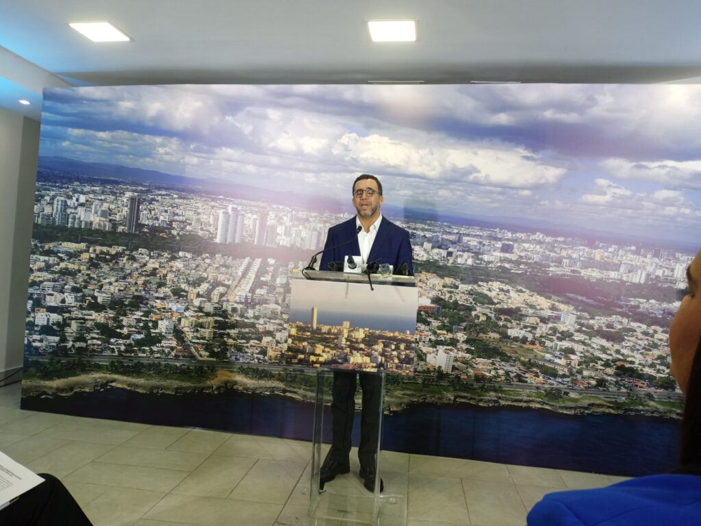 Andr&eacute;s Navarro quiere ser alcalde del Distrito Nacional por el PLD