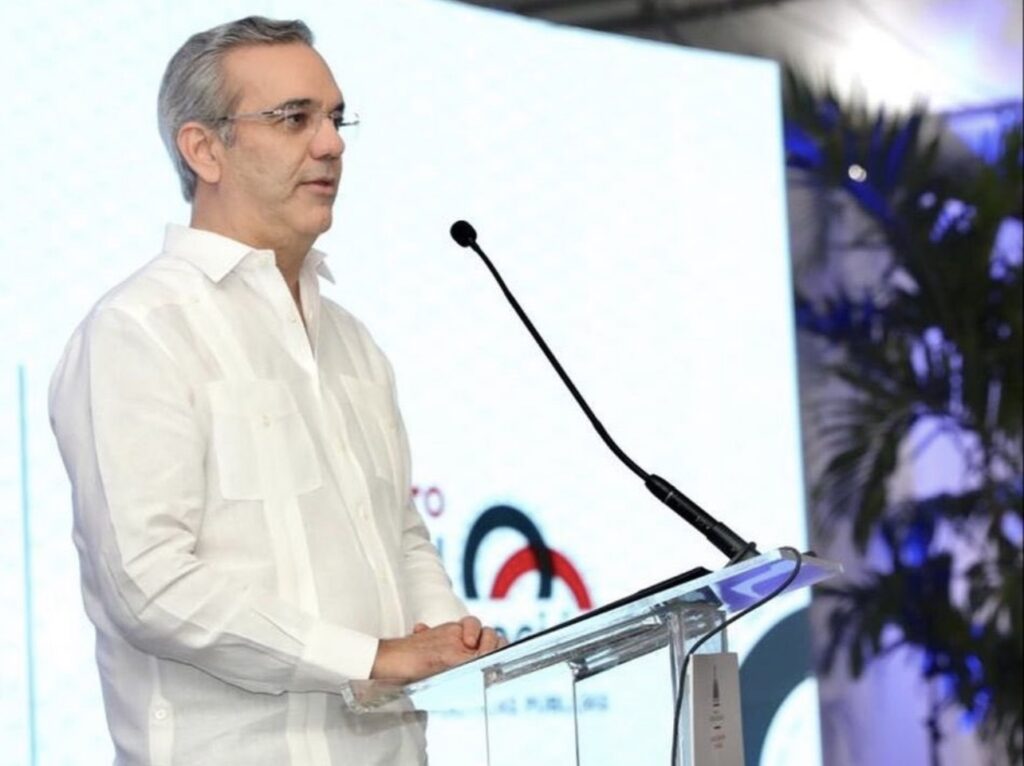 Presidente Luis Abinader es diagnosticado con Covid-19