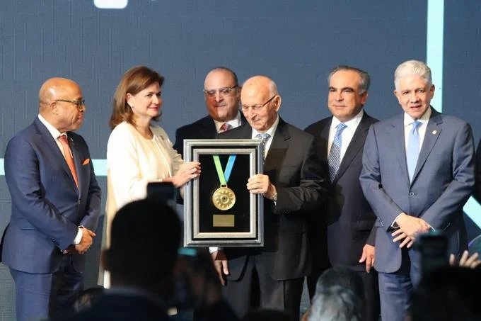 H&eacute;ctor Rizek, industrial del 2022