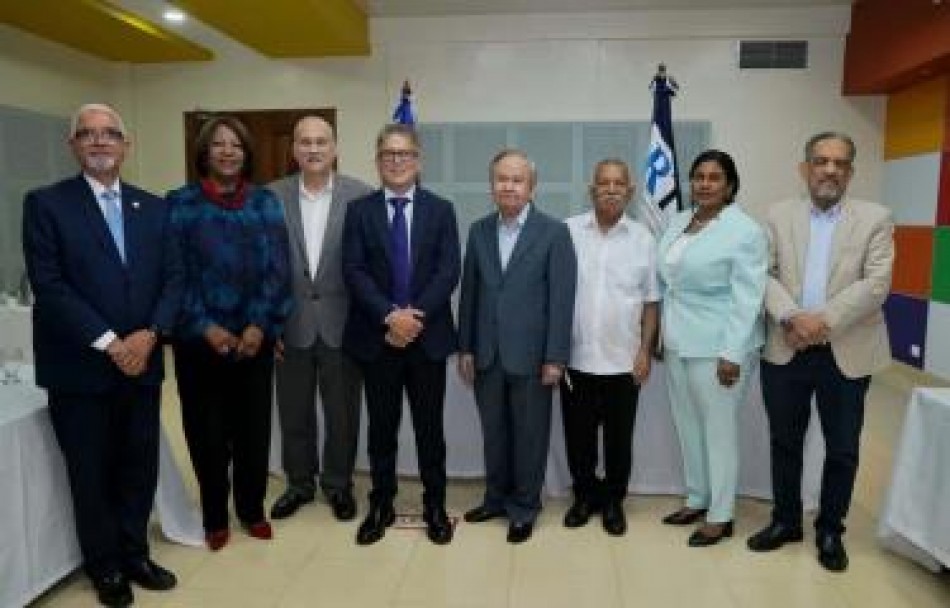 productor de televisi&oacute;n Iv&aacute;n Ruiz es juramentado como nuevo director de CERTV