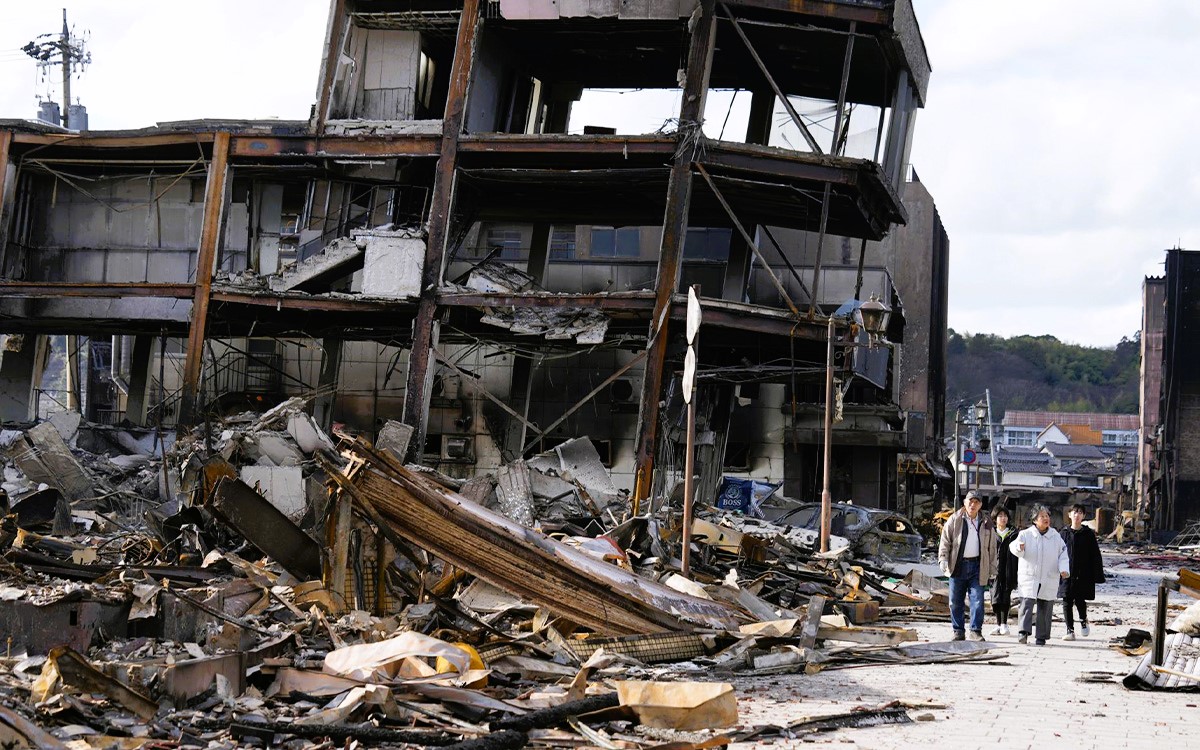 Ascienden a 82 muertos por sismo de Jap&oacute;n y 79 desaparecidos 