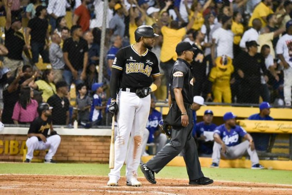 Jerar Encarnaci&oacute;n batea descomunal vuelacercas y las Aguilas dejan al Licey en el terreno