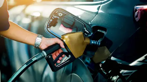 Precio de los combustibles seguir&aacute;n congelados esta semana