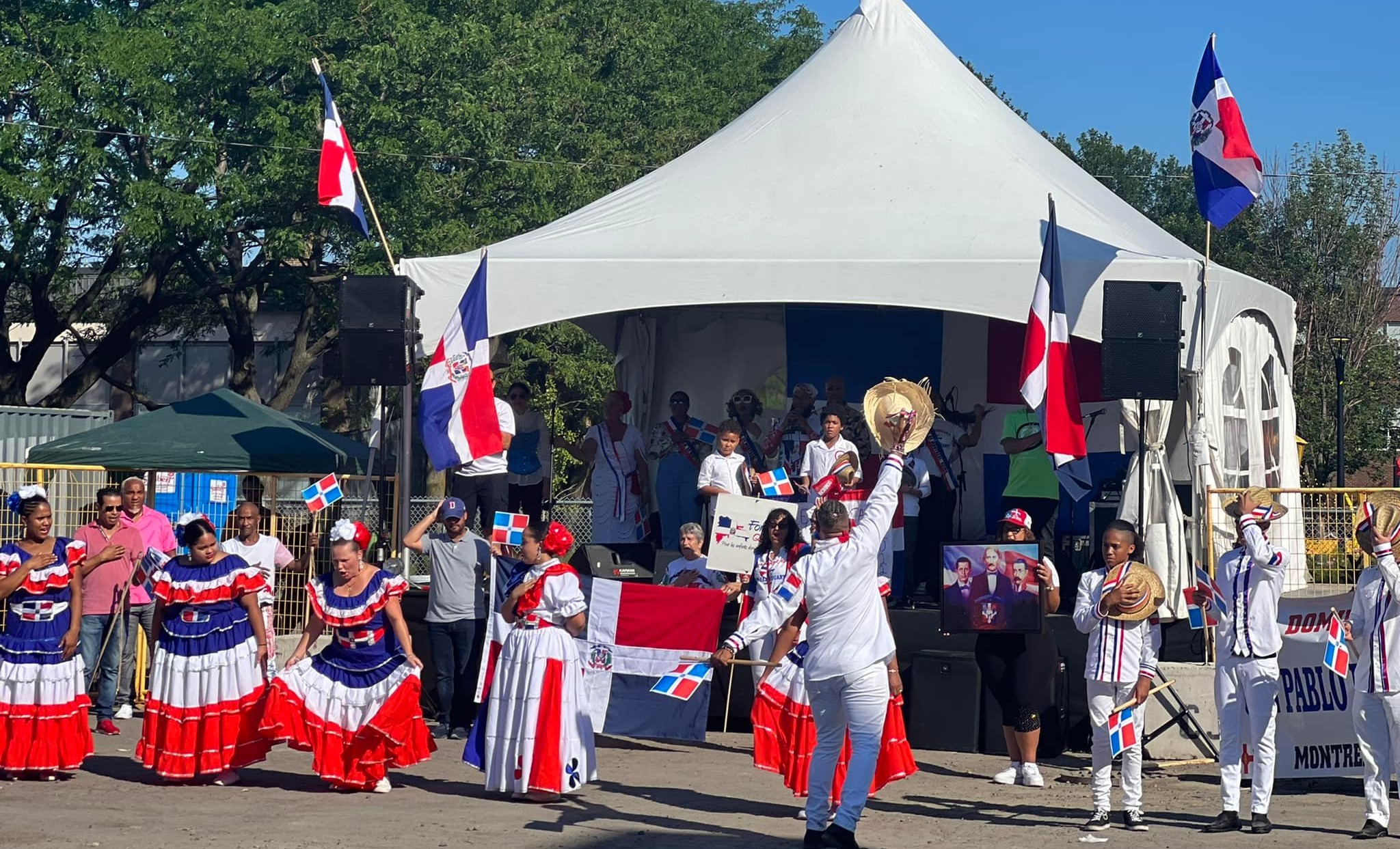 CANADA: Con gran &eacute;xito celebran Parada Dominicana en Montreal
