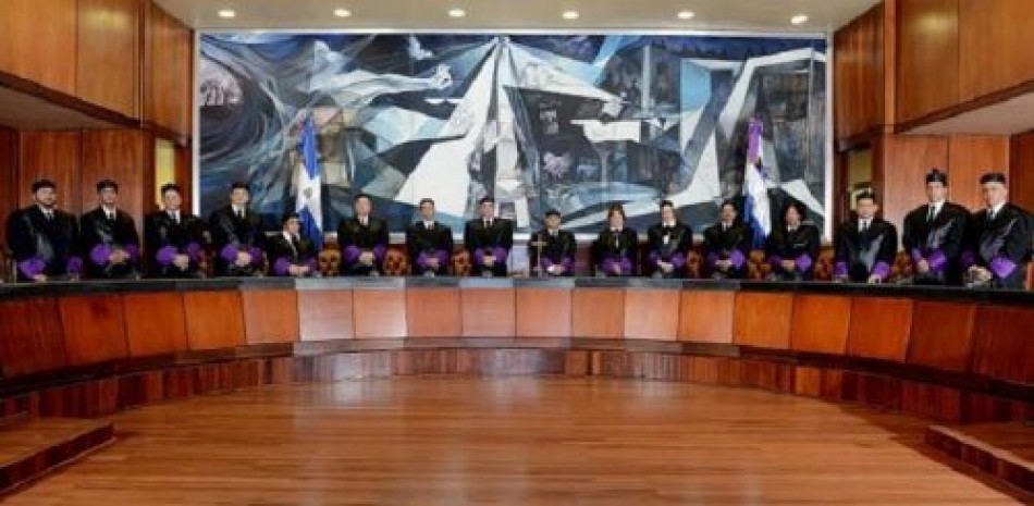 Aprueban reglamento de la ley de uso medios digitales en la justicia