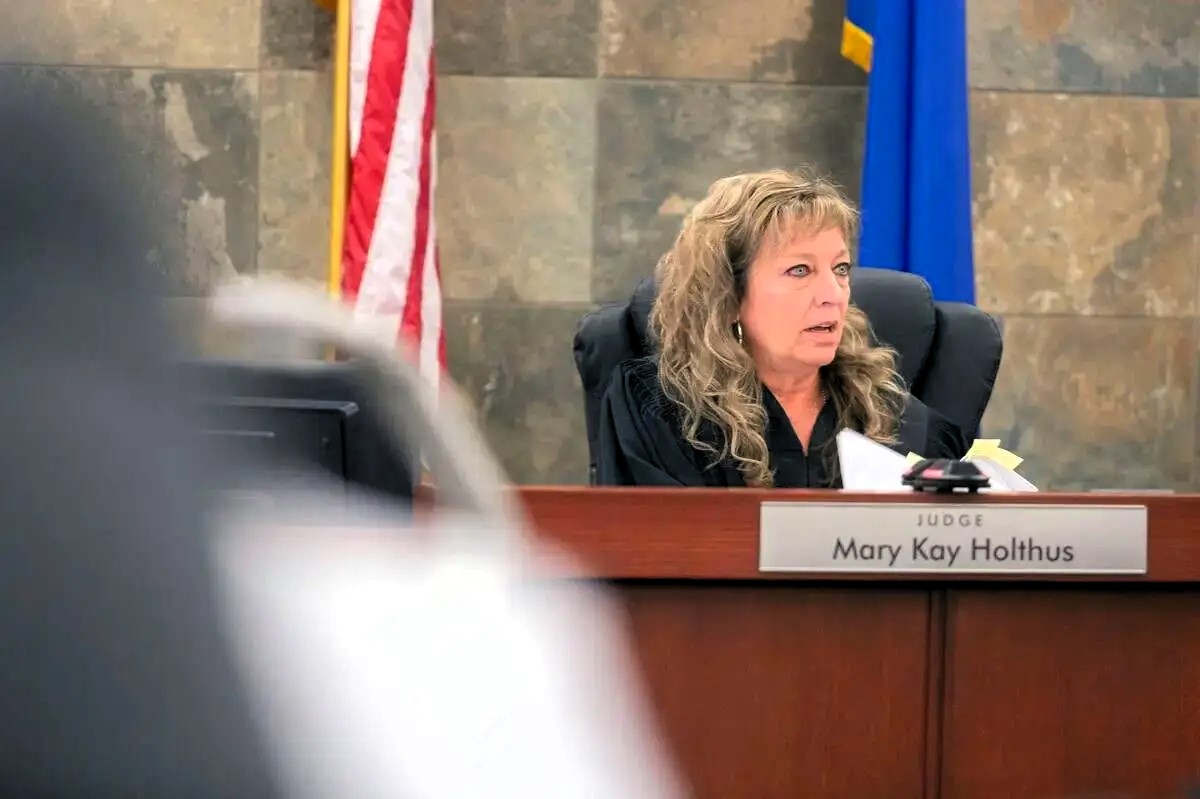 V&iacute;deo: Hombre ataca a jueza que dictaba su sentencia en Las Vegas