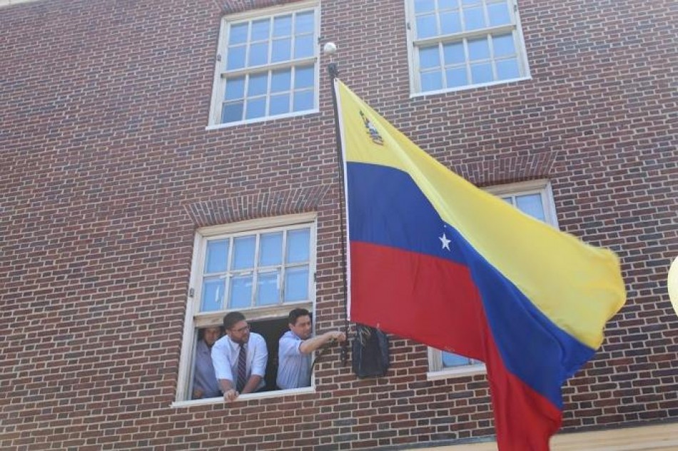 La Embajada de Venezuela en EEUU anuncia el cese de sus funciones tras la destituci&oacute;n de Juan Guaid&oacute;