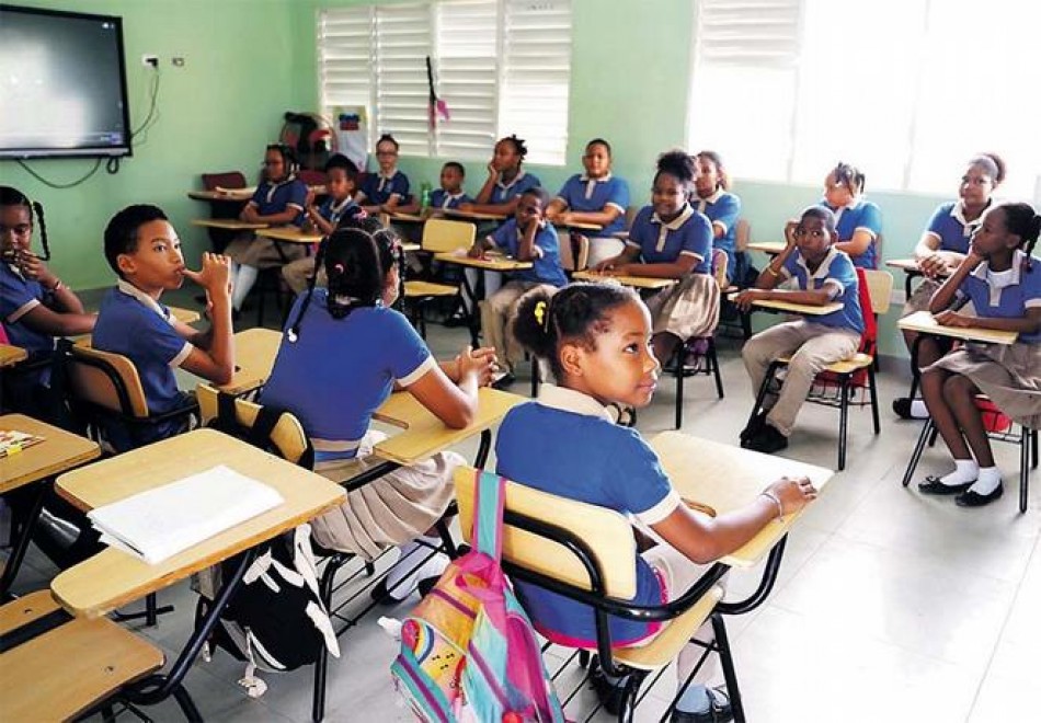 Labor docente reinicia con transporte gratuito