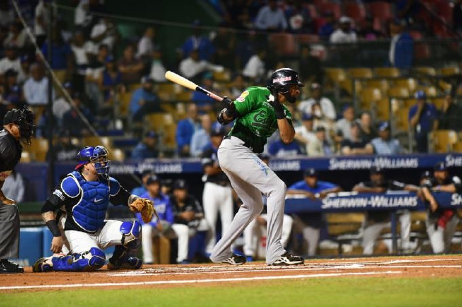 Las Estrellas se imponen 5-2 al Licey en el primer partido de la Serie Final