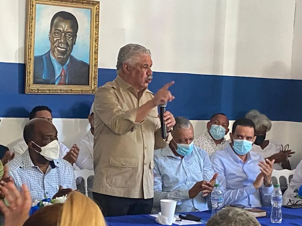 Miguel Vargas ser&aacute; candidato presidencial del PRD revel&oacute; H&eacute;ctor Guzm&aacute;n 
