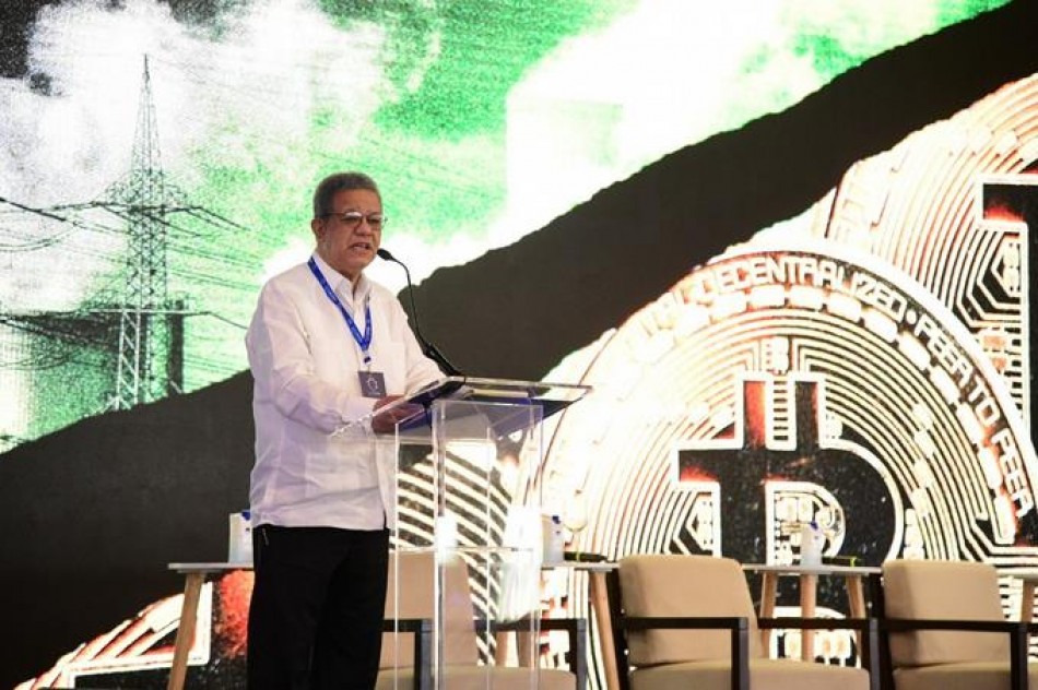 Leonel afirma vendr&aacute;n profundos cambios en el mercado financiero