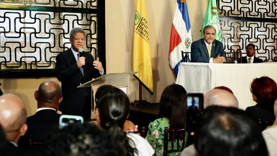 Leonel dice que recibi&oacute; el pa&iacute;s con una "profunda crisis" en 2004 y nunca se quej&oacute;
